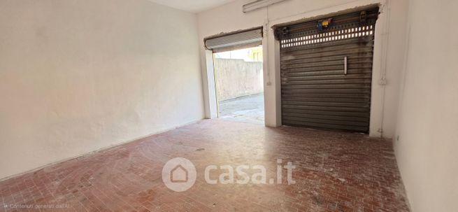 Box/posto auto in residenziale in Via Pietro Mascagni 9