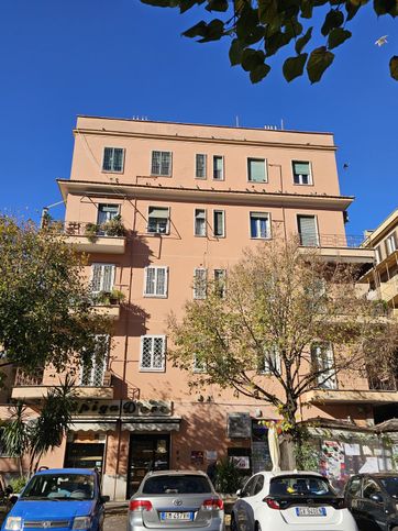 Appartamento in residenziale in Via Marco Decumio 28