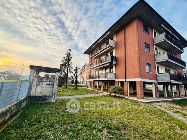 Appartamento in residenziale in Via Cesare CantÃ¹ 3