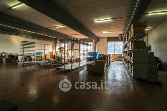 Capannone in commerciale in Via Giuseppe Mazzini 6