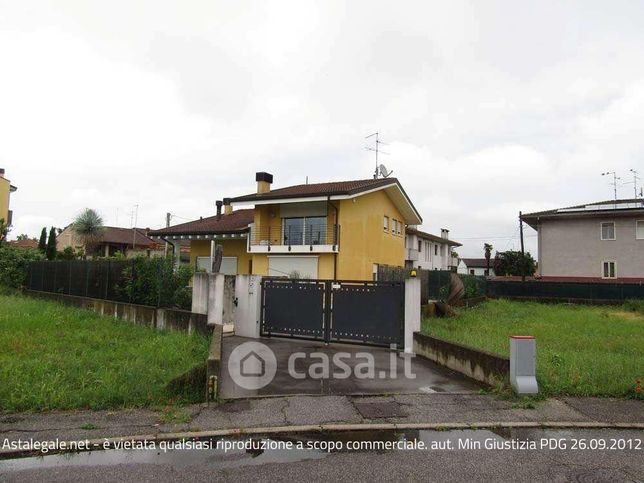 Casa indipendente in residenziale in Via Attilio Personi 6