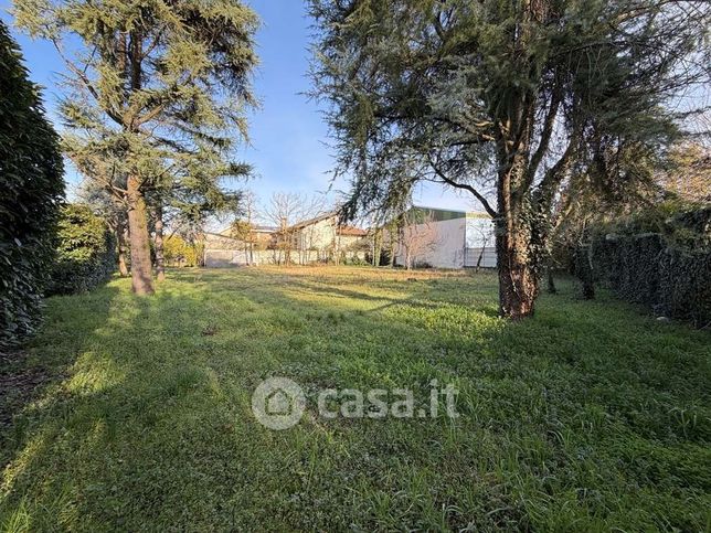 Terreno edificabile in residenziale in Corso Ugo la Malfa 91D
