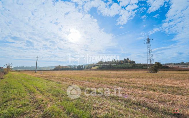 Terreno agricolo in commerciale in Via Montese