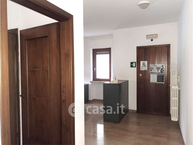 Ufficio in commerciale in 