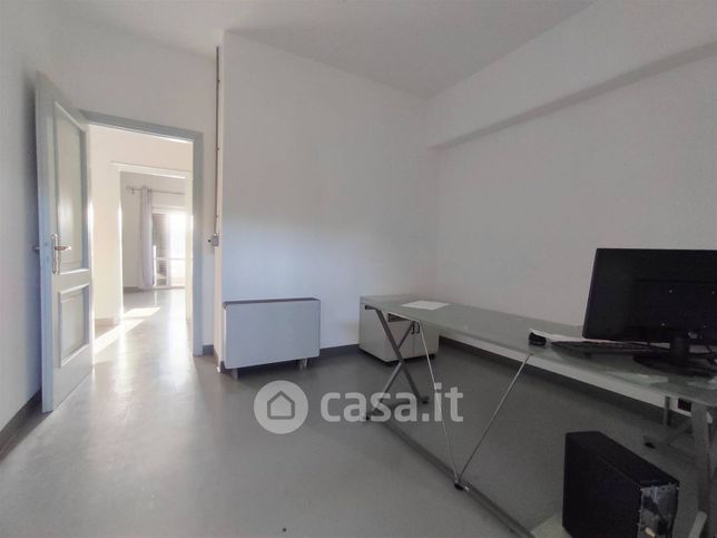 Ufficio in commerciale in 