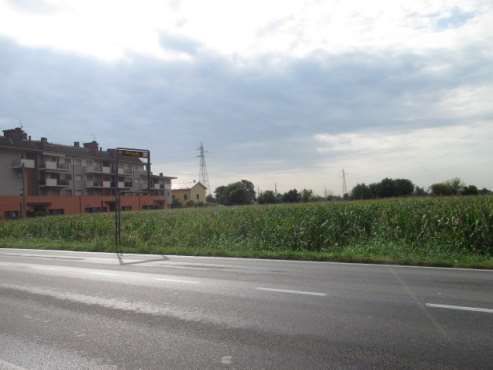 Terreno agricolo in commerciale in Via Milano
