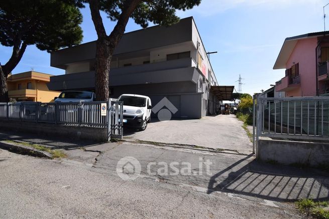 Capannone in commerciale in Viale dell'Artigianato 15