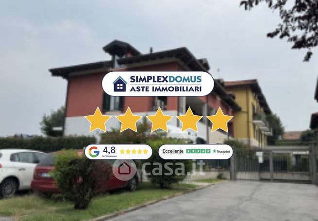 Appartamento in residenziale in Via Cosio