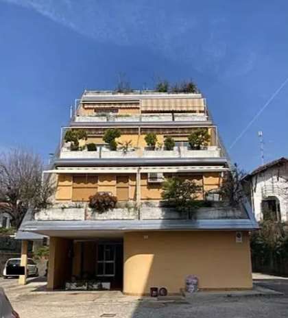 Appartamento in residenziale in Via Carlo Cattaneo 10