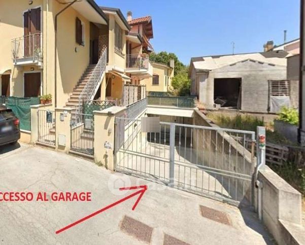 Box/posto auto in residenziale in Via del Castello