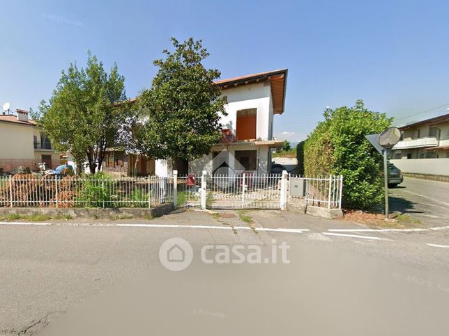 Casa bi/trifamiliare in residenziale in Via della Breda 8