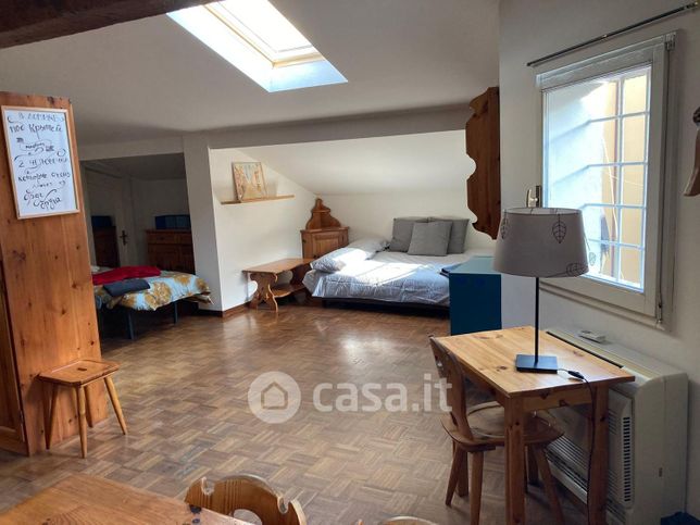 Appartamento in residenziale in Via Cesare Battisti 11