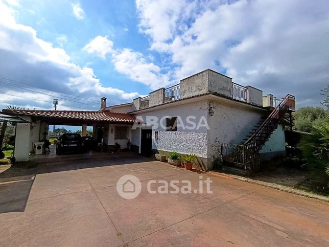 Casa indipendente in residenziale in Via Cinelli
