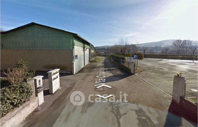 Capannone in commerciale in Via Chiaviche 14