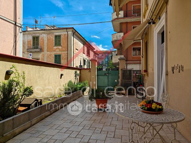 Casa indipendente in residenziale in Via Trento 36