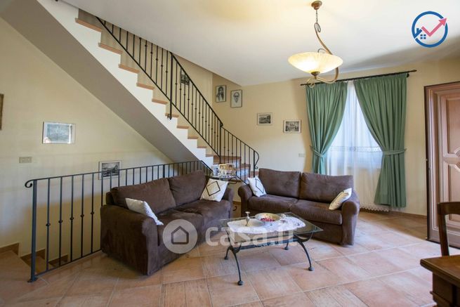 Casa indipendente in residenziale in Via Nazionale 81