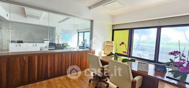 Ufficio in commerciale in Viale Luigi Schiavonetti 270