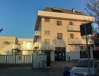 Ufficio in commerciale in Via Rodolfo Morandi 25