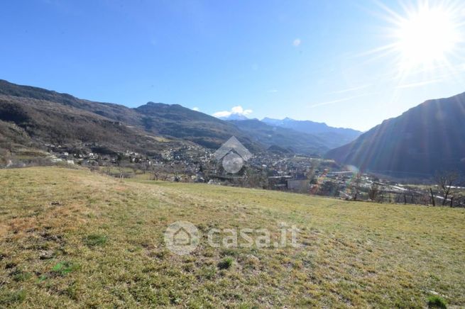 Terreno edificabile in residenziale in Frazione la Tour