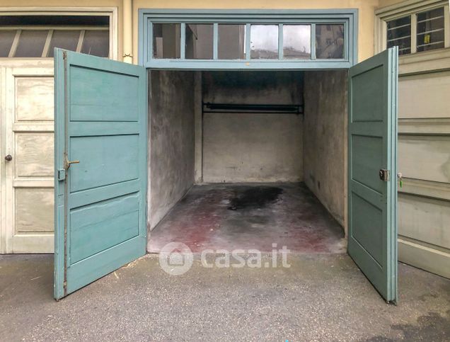 Garage/posto auto in residenziale in Via Corrado Segre 3 /D