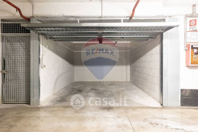 Garage/posto auto in residenziale in Via Tunisi