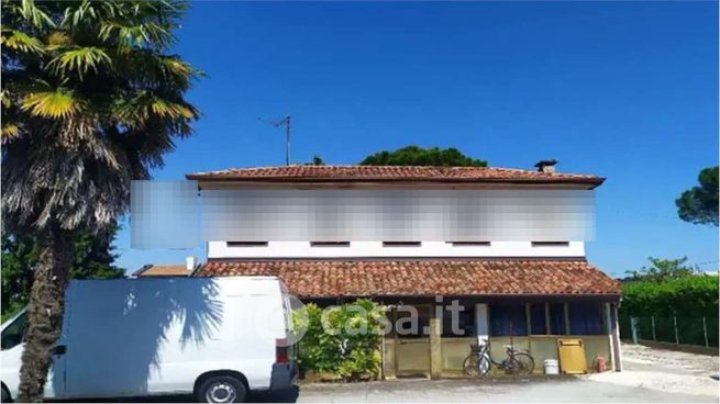 Casa indipendente in residenziale in Via Interessati