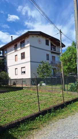 Casa indipendente in residenziale in Via U. Foscolo 27