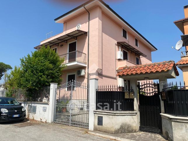 Appartamento in residenziale in Via Ischitella 25