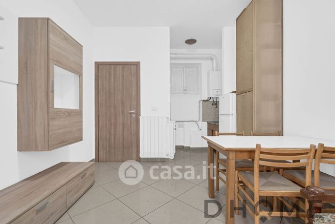 Appartamento in residenziale in Piazza R. Achilli 7