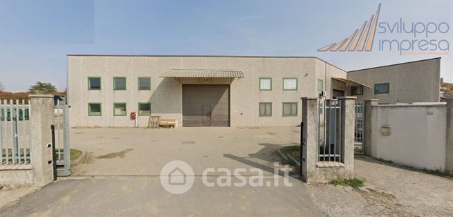 Capannone in commerciale in Via Vignone 53