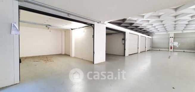 Garage/posto auto in residenziale in Via Leonardo da Vinci