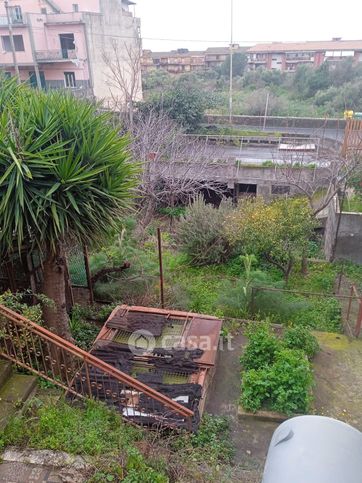 Casa indipendente in residenziale in Via Aquila 17