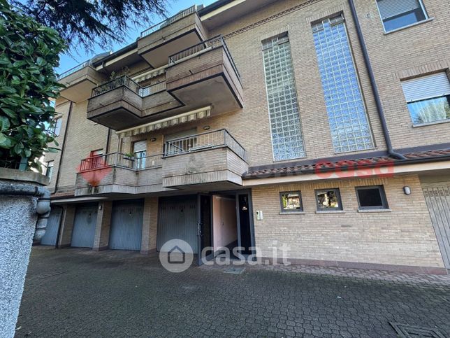 Appartamento in residenziale in Viale dei Fiori 24