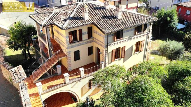 Villa in residenziale in Piazzetta del Sole