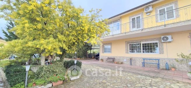 Villa in residenziale in Via Molino