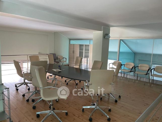 Ufficio in commerciale in Via Giovanni Borello 1 /A