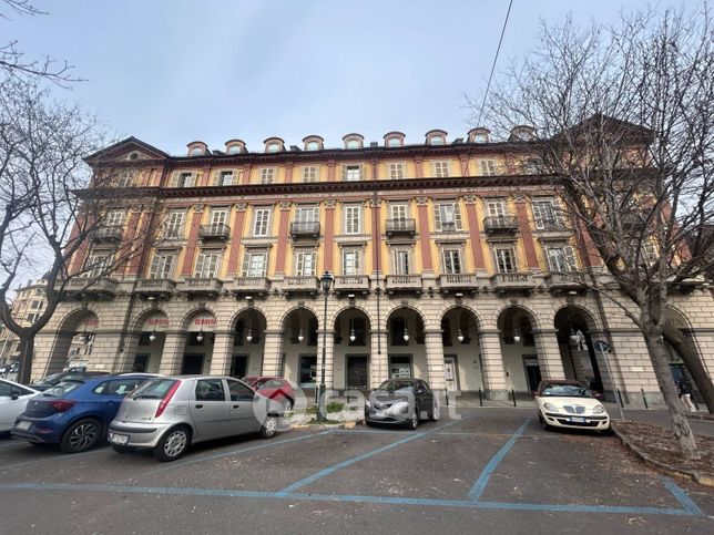 Garage/posto auto in residenziale in Piazza Statuto 18