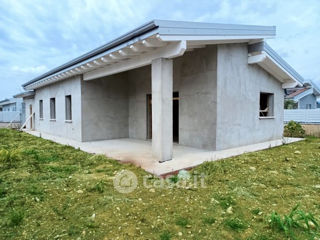 Villa in residenziale in Via Lombardia