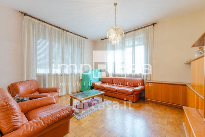 Appartamento in residenziale in Via del Fante 22