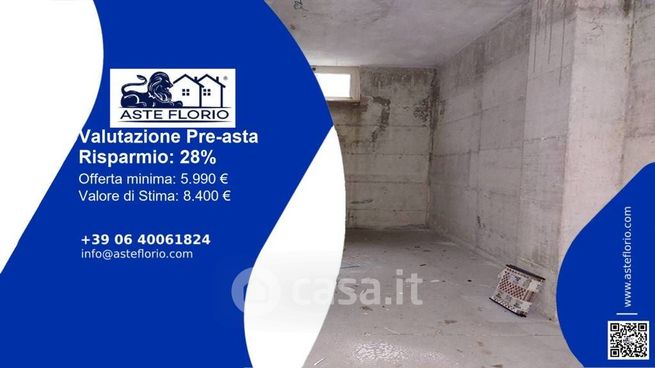 Box/posto auto in residenziale in Via G. Ungaretti 4