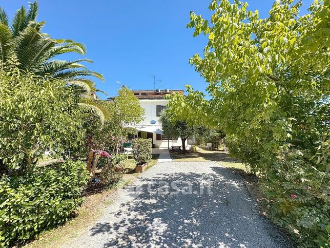 Villetta a schiera in residenziale in