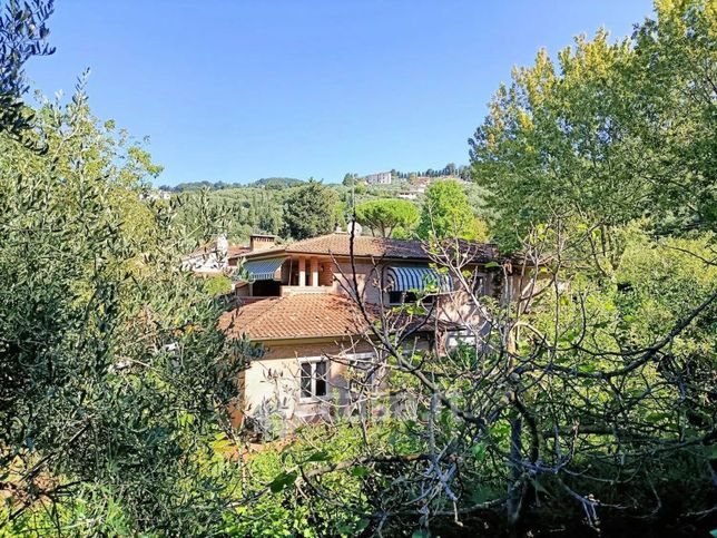 Villa in residenziale in 