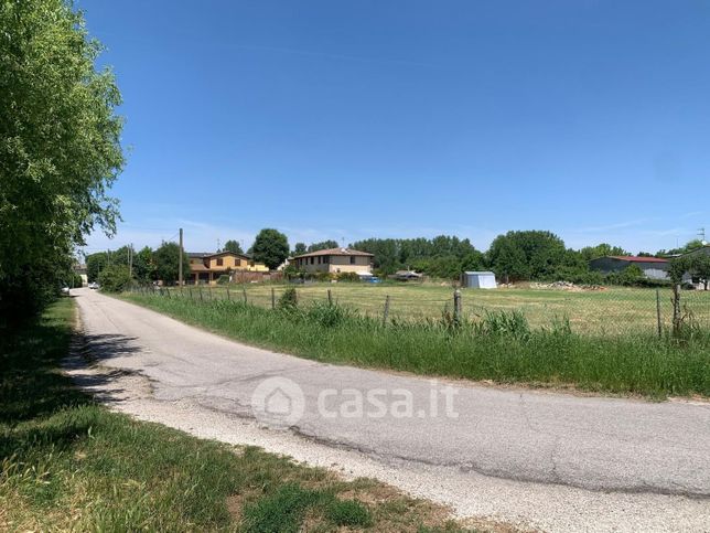 Terreno agricolo in commerciale in Via Ghiaroni