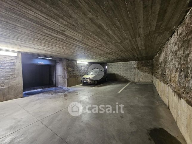 Box/posto auto in residenziale in Piazza Silvio Pellico