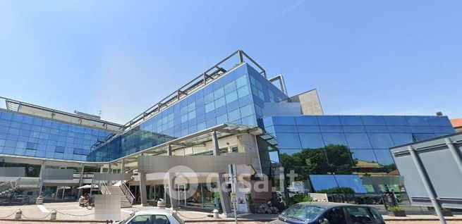 Ufficio in commerciale in Strada Senza Nome