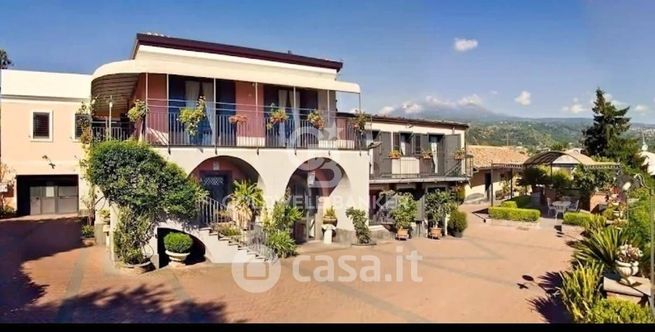 Villa in residenziale in 