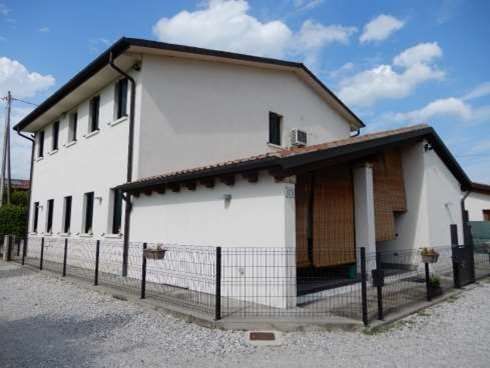 Villa in residenziale in Via 27 Aprile 37