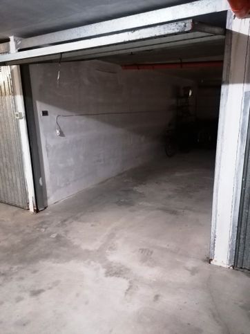 Garage/posto auto in residenziale in Via della stazione