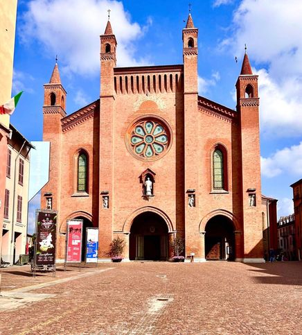 Attivitã /licenza (con o senza mura) in commerciale in Via Teobaldo Calissano 4