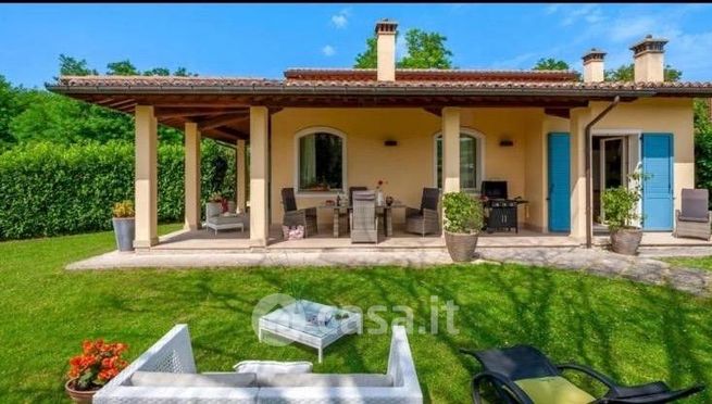 Villa in residenziale in Campagna